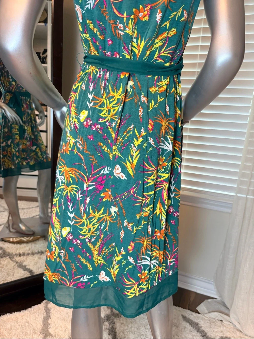 ModCloth Medium Green Tropical Floral Leaf Faux Wrap Dress Sleeveless Tie Waist - Picture 9 of 12